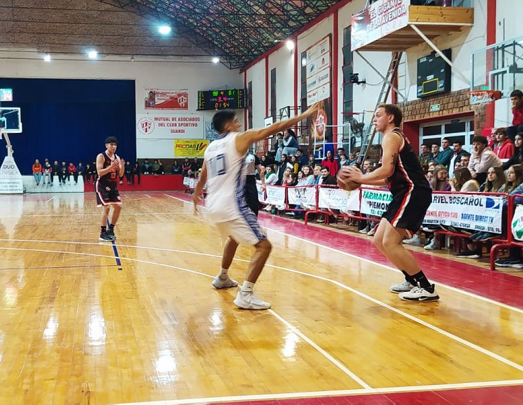 Paliza de Sportivo para seguir avanzando en el Federal