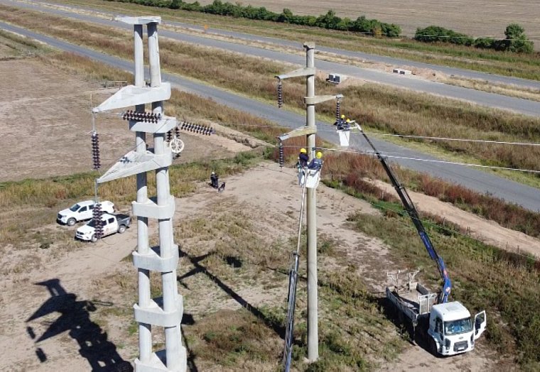 La EPE finalizó la remodelación de la línea de alta tensión sobre la autovía 34 en Rafaela