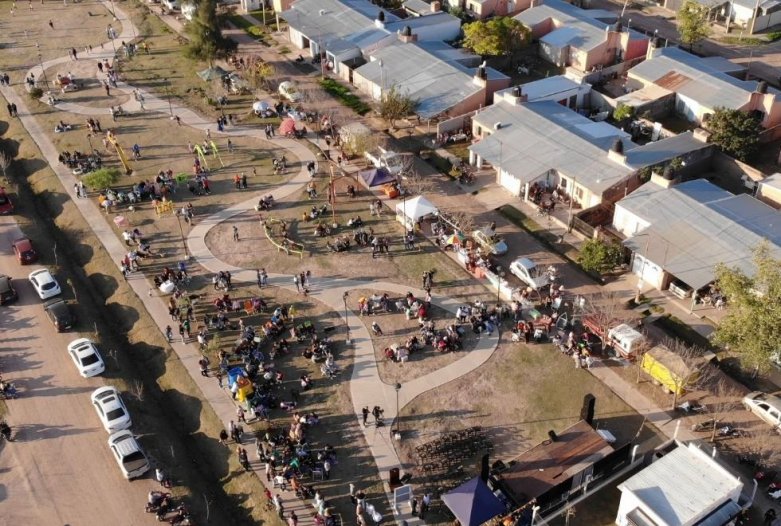 Inauguraron mejoras en una plaza de Bo. Dho de San Cristóbal