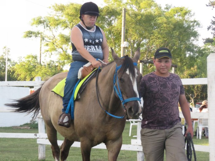 En Suardi se celebró el Día de la Equinoterapia