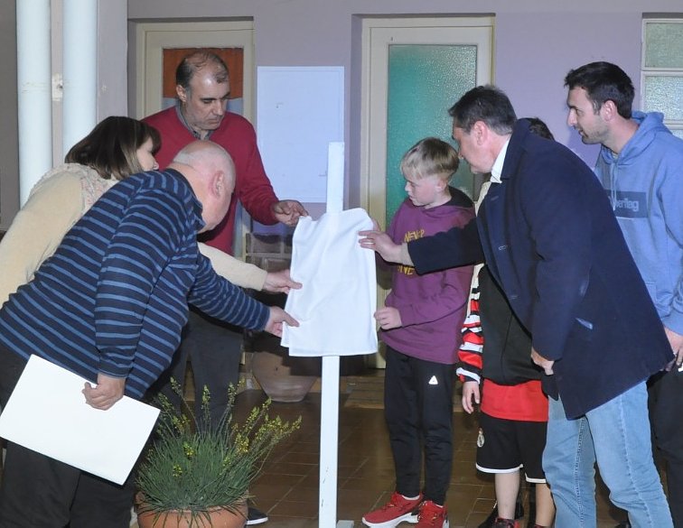 Brinkmann: Homenajearon a Nora Daniele con el nombre de un aula