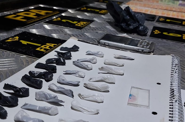 Detenidos y secuestro de marihuana y cocaína en Balnearia y Miramar