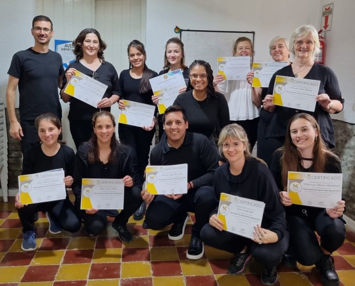 Suardi: Entregaron certificados del taller de Lengua de Señas Argentina