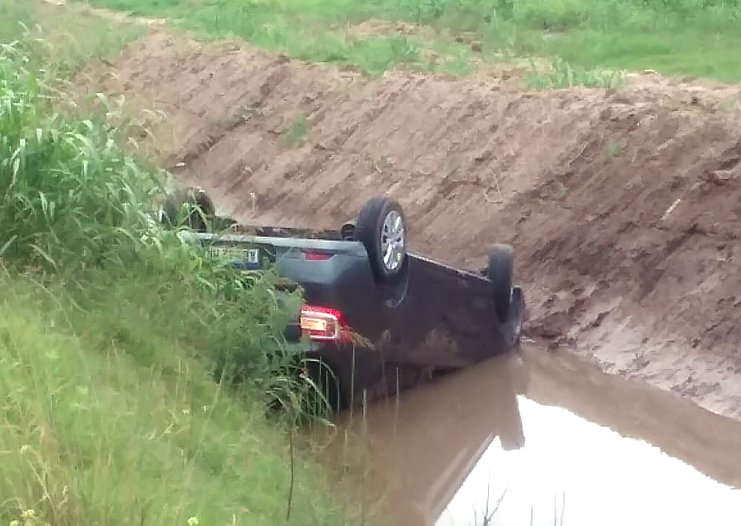 Mujer volcó con su auto en cercanías de Freyre