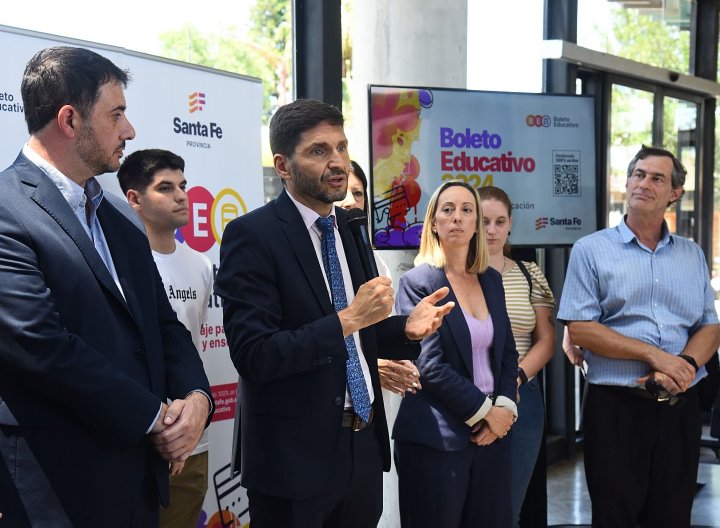El Gobernador Pullaro presentó el Boleto Educativo Gratuito 2024