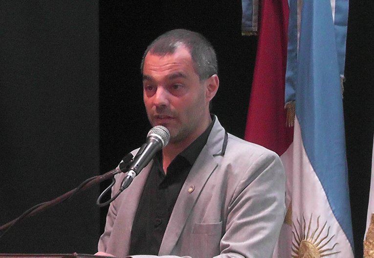 Mauricio Actis dijo que encontró una ciudad pujante pero encerrada en la crisis del país