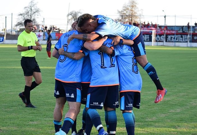 La Liga: 9 de Morteros goleó en el arranque de la Norte