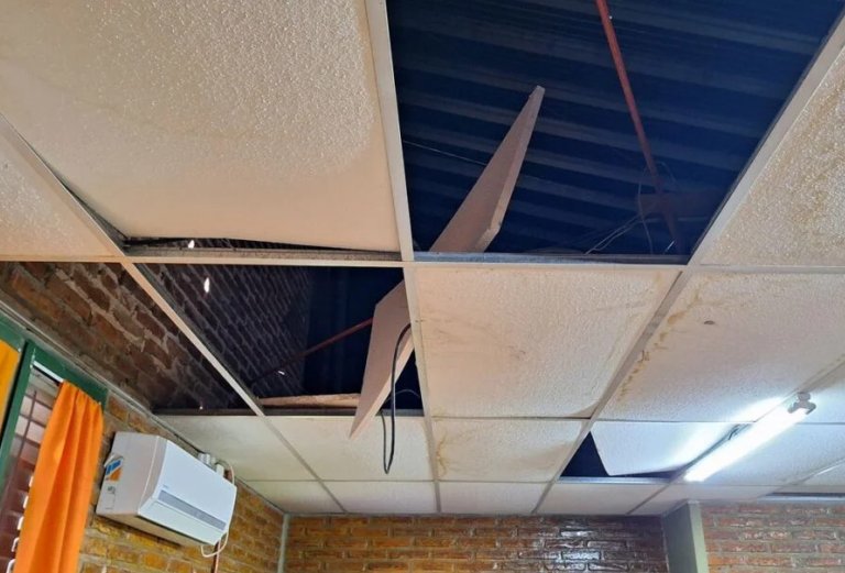 Michlig entregó fondos a una escuela de Ceres afectada por el temporal