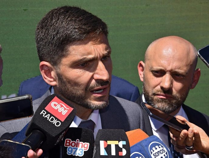 El gobernador Pullaro pidió que los docentes vuelvan a las aulas