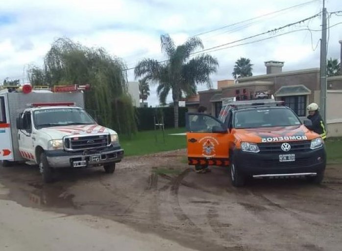 Bomberos de Brinkmann intervinieron en el incendio de un taller