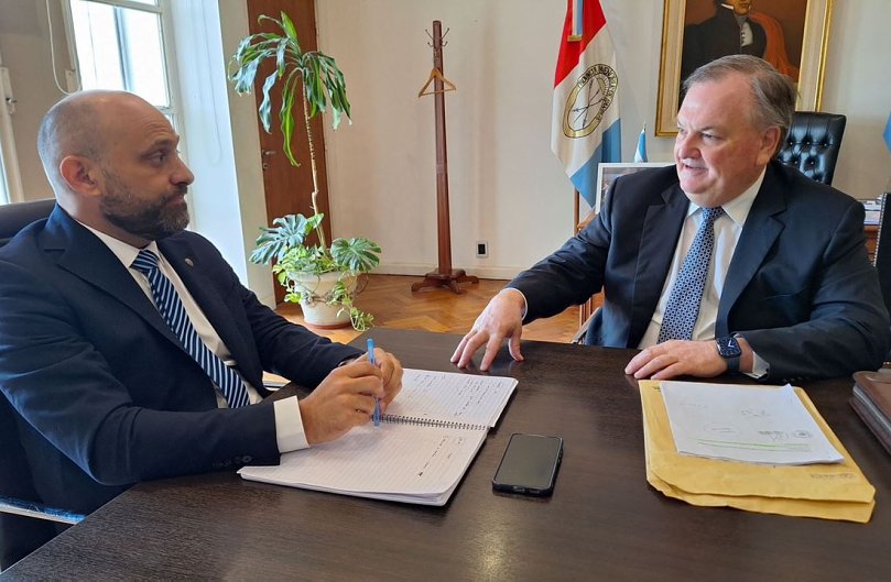 Michlig se reunió con Puccini por caminos, electrificación rural y apoyo al sector apícola