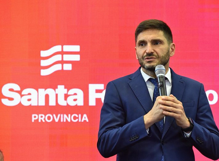 Esta martes, Pullaro, asume la presidencia de la Región Centro