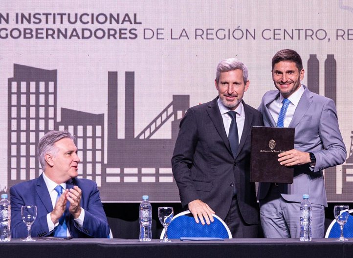 El gobernador Pullaro asumió la Presidencia de la Región Centro