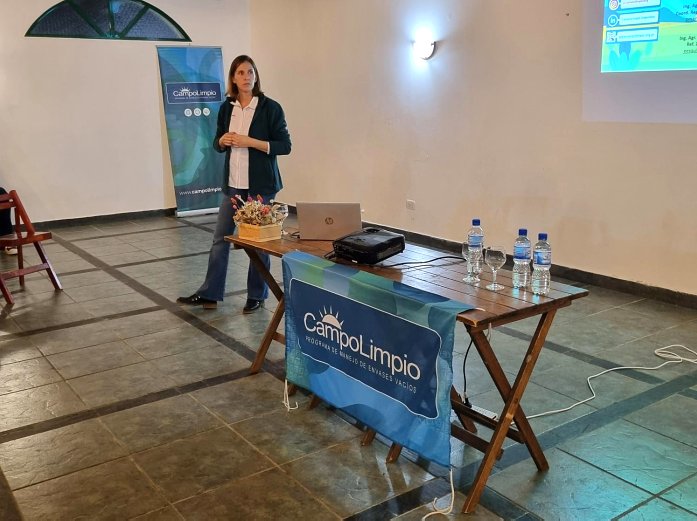 Campo Limpio brindó una charla sobre el manejo de los envases de fitosanitarios