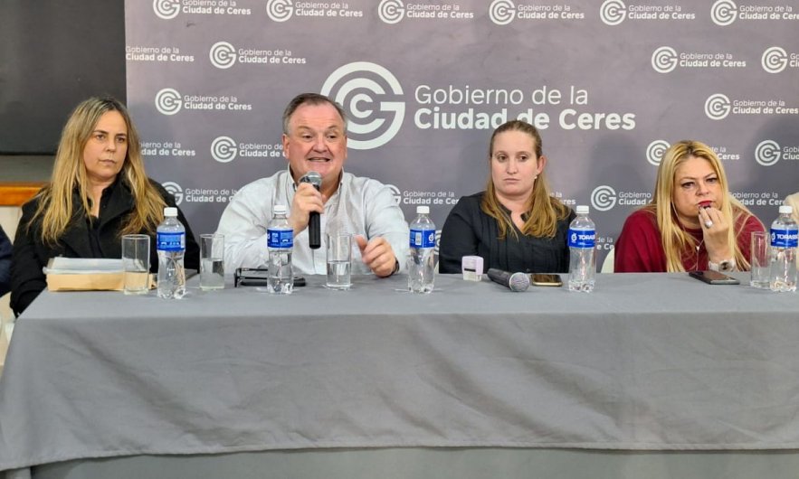 Tejeda y Michlig firmaron convenios para favorecer a adultos mayores y crear Centros de Día