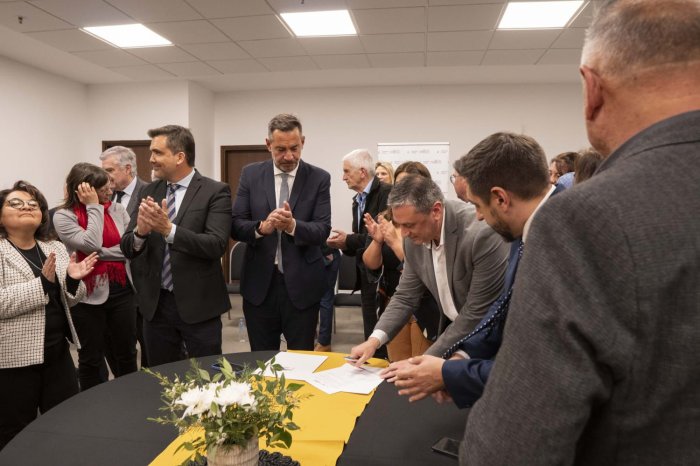 Tevez firmó declaración conjunta para modificar la Ley de Biocombustibles
