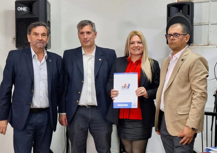 Michlig y Olivares firmaron convenios del Plan Incluir por casi 300 millones