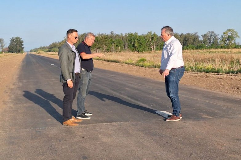 Se esta culminando con la pavimentación de la Ruta 39 que unirá tres departamentos