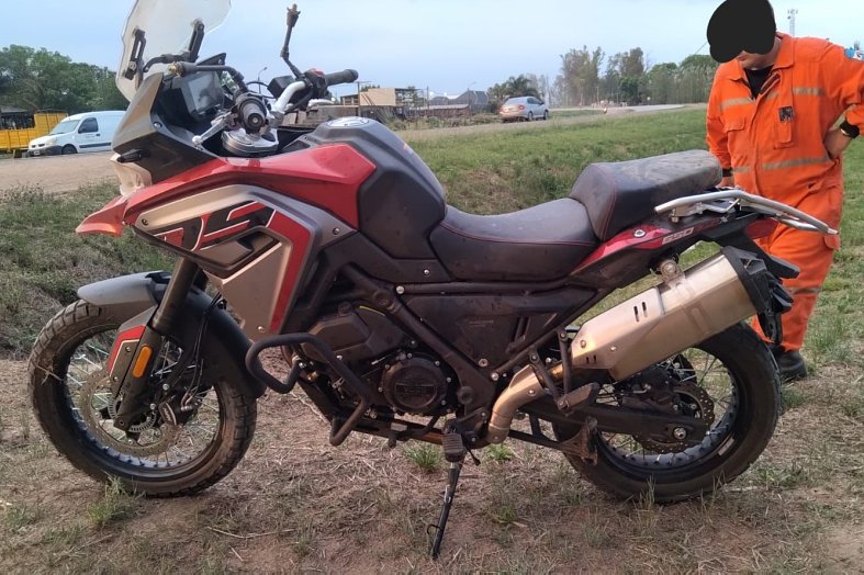 Motociclista lesionado al accidentarse en Porteña
