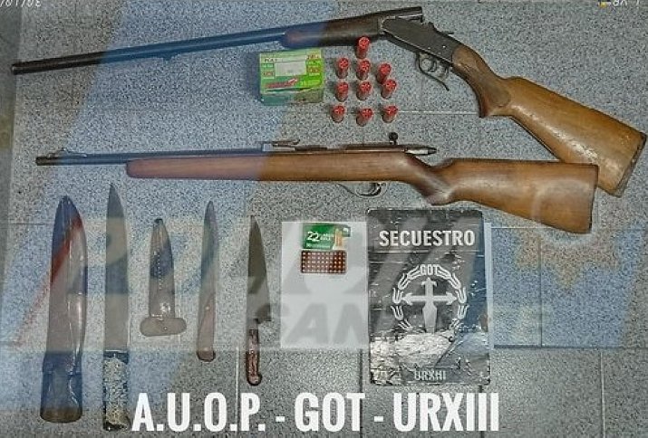 Secuestraron armas y cuchillos en zona rural de La Cabral