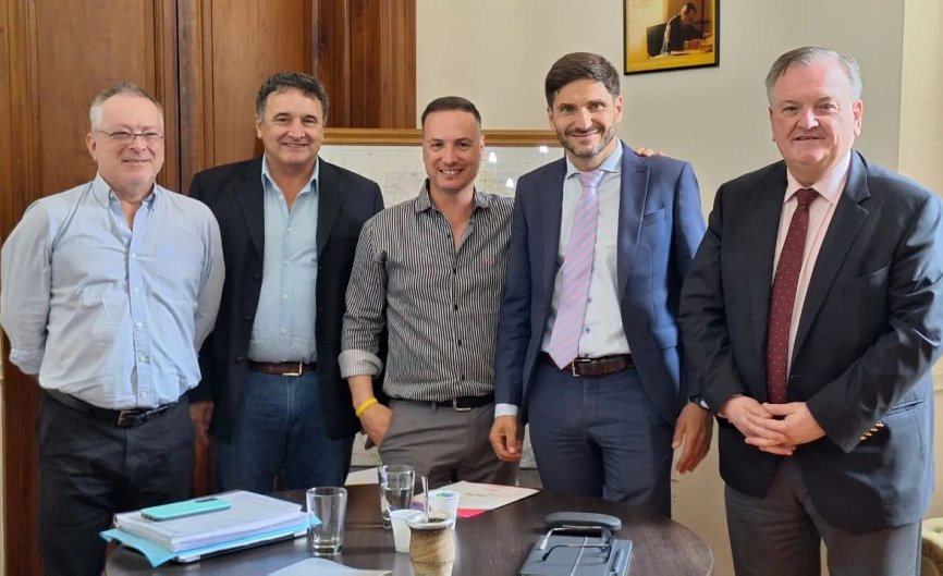 Pullaro analizó obras públicas para localidades del departamento
