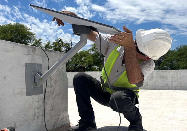 Córdoba ya instaló 320 antenas Starlink en escuelas rurales