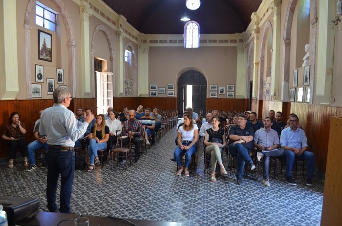 Col. Vignaud: Analizan la instalación de un biodigestor para  la producción de energía con la utilización de residuos 