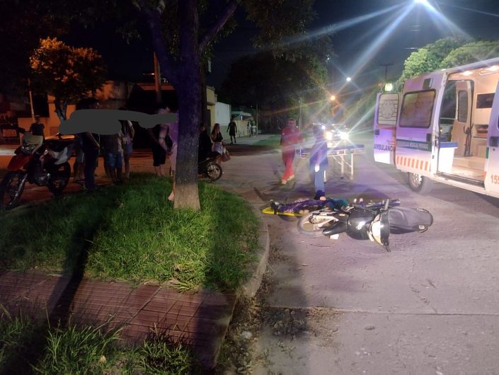 Una mujer sufrió lesiones graves en un choque de motos en Freyre