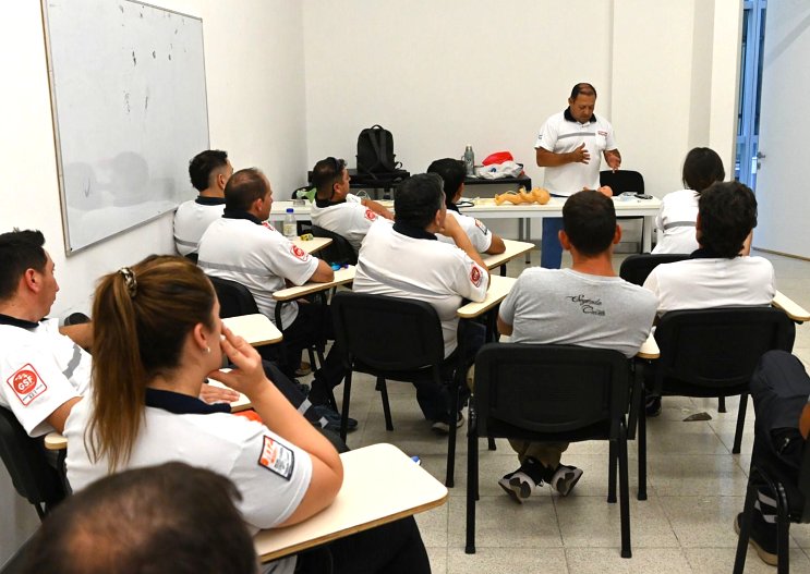 Provincia avanza en la formación profesional de choferes de ambulancias