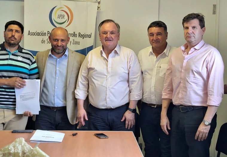 Puccini y Michlig entregaron más de $300 millones a Asociaciones para el Desarrollo Regional