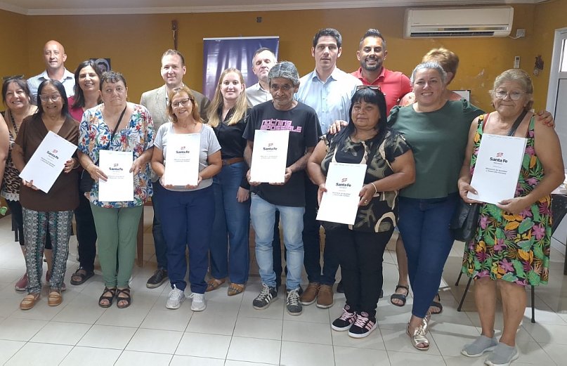 La Ministra Tejeda recorrió localidades del departamento Castellanos y firmó convenios