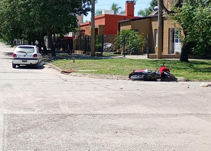 Motociclista lesionada al accidentarse en San Guillermo
