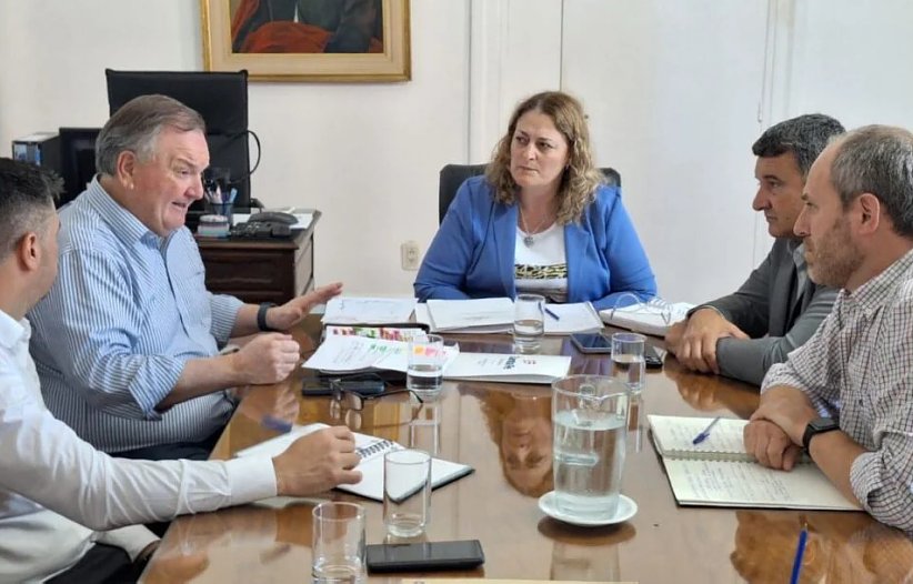 Michlig confirmó ambulancias para el departamento y un tomógrafo para el Hospital de San Cristóbal