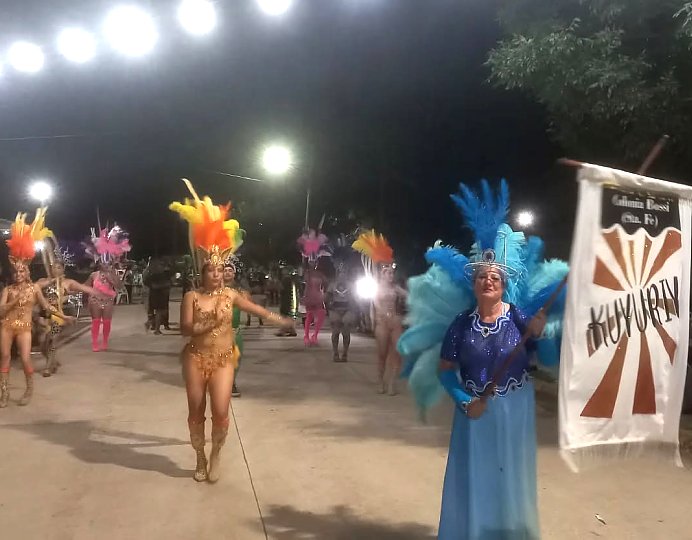 Gran noche de carnavales en Col. Bossi