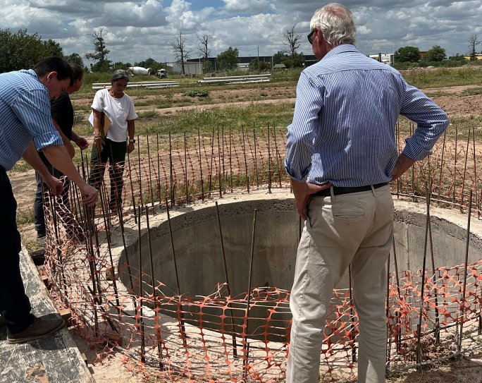 Autoridades municipales y provinciales recorrieron la obra de cloacas en Suardi