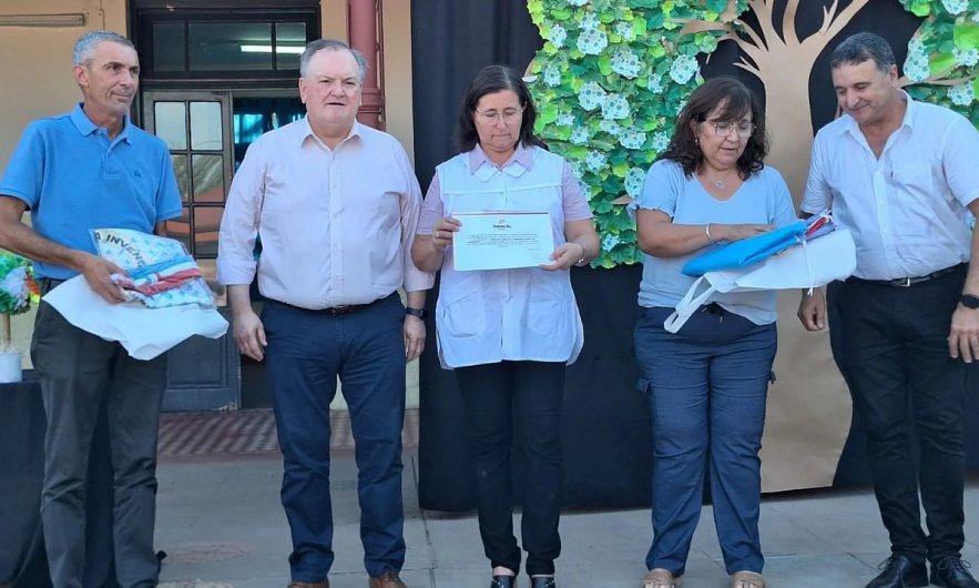 Michlig presidió la apertura del ciclo lectivo en la Escuela 514 de Arrufó