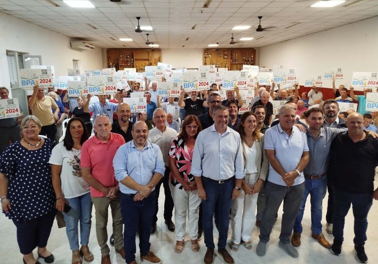 Col. Vignaud: El Ministro Busso entregó fondos para consorcios camineros y productores