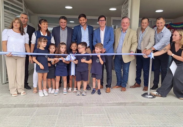 Pullaro y Michlig inauguraron el nuevo edificio del “Jardín N° 40 Mariano Moreno” de San Cristóbal