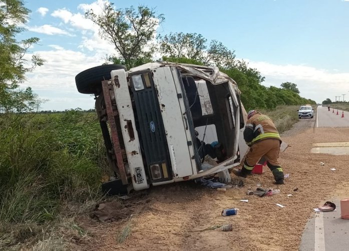 Accidente entre dos camiones en jurisdicción de Col. Dos Hermanos