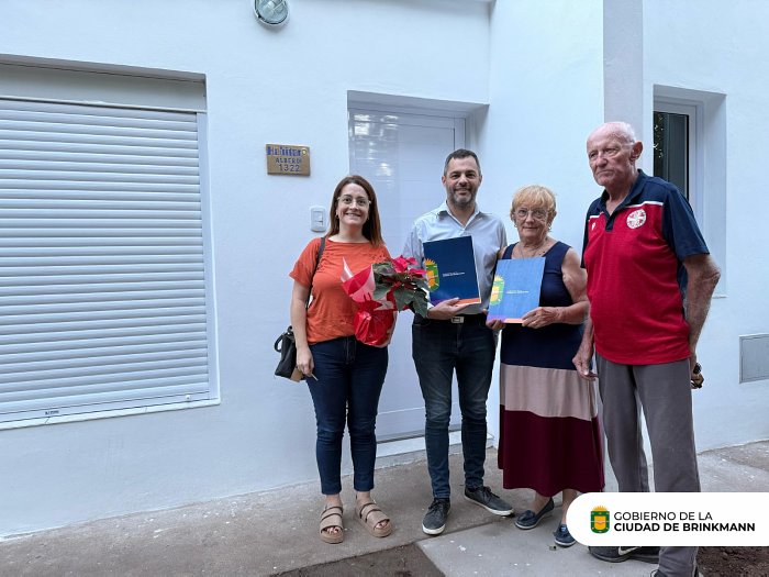 Brinkmann: Entregaron dos nuevas viviendas del Plan Habitar