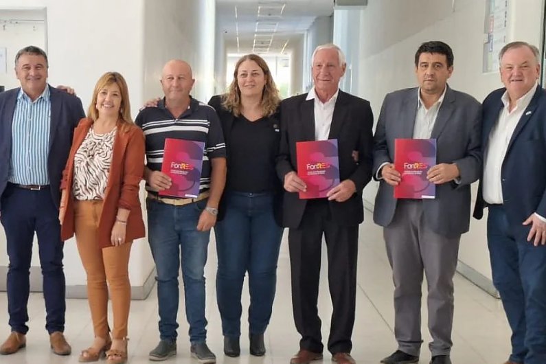 Provincia invertirá $94 millones para reparar 11 Centros de Salud del Dpto. San Cristóbal