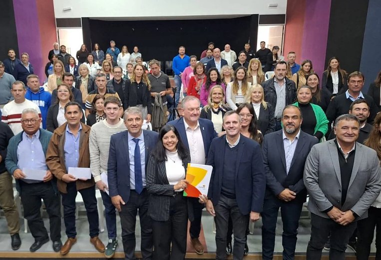 Provincia adjudicó la obra del “Gasoducto Sudoeste Lechero” -1° etapa- con una inversión de $7.400 millones