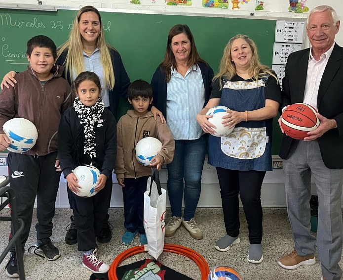 El Municipio entregó aportes al Club Sportivo Suardi y a escuelas rurales