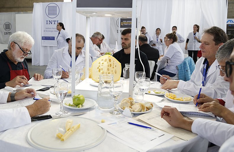 Todo Láctea tendrá un importante certamen de quesos santafesinos y dulce de leche