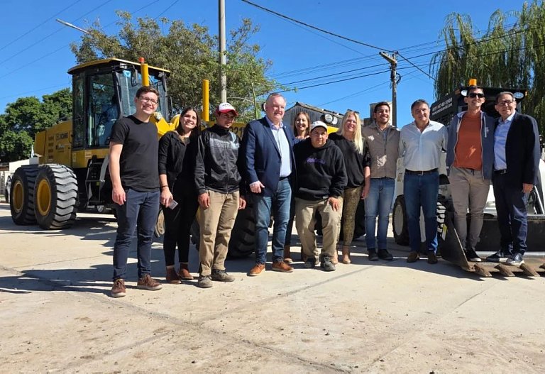 Michlig recorrió obras en la ciudad de Ceres y firmó convenios de infraestructura vial