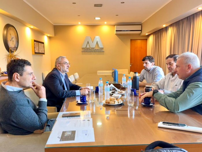 Calvo se reunió con las autoridades de la Asociación Médica del Depto. Castellanos