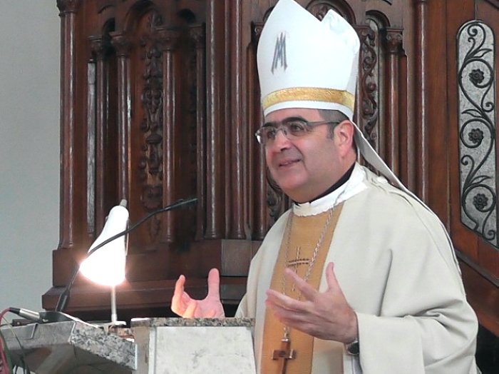 El Obispo Buenanueva realiza una visita pastoral a Morteros y colonias