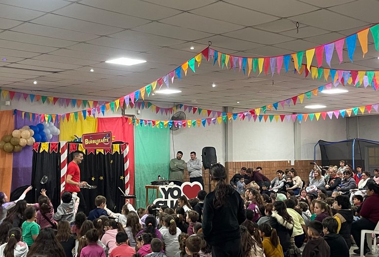 Suardi: Fundación Demos organizó un gran festejo por el mes de las infancias