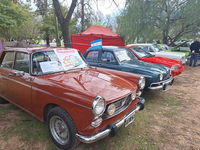 Gran convocatoria en el Encuentro de autos y motos clásicos y antiguos de Suardi