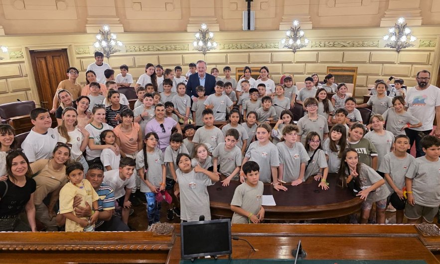 Alumnos de Suardi y Colonia Bossi recorrieron Santa Fe y visitaron la Legislatura Provincial